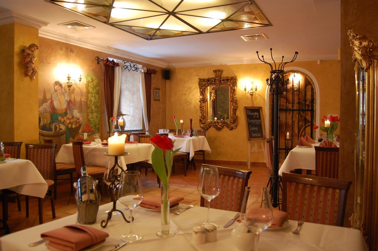 Restauracja - Hotel Mocca D'Oro 米科武夫 外观 照片